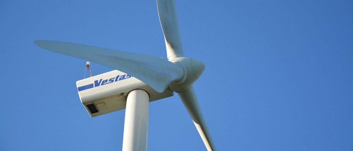 wind turbines, cabin, site wind turbines, renewable energy, wind power, electricity, renewable, environment, electric energy, new energies, sustainable development, peaceful, wind, energy, white, wings, site, contemporary form